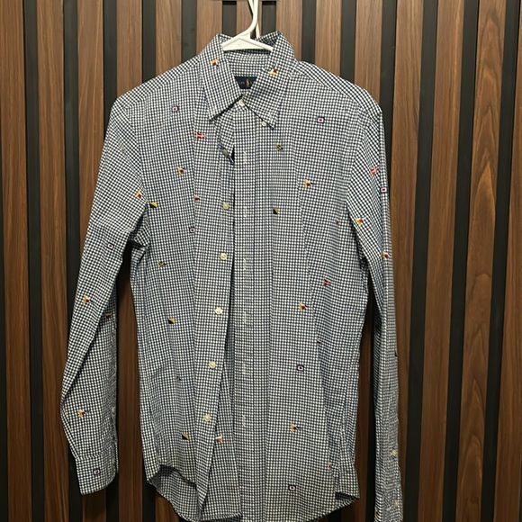Ralph Lauren Other - Selling A Ralph Lauren shirt. Very cool pattern.